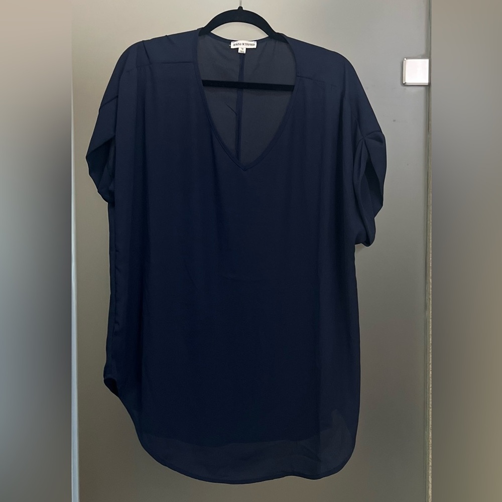 Zenana Outfitters Navy Blouse